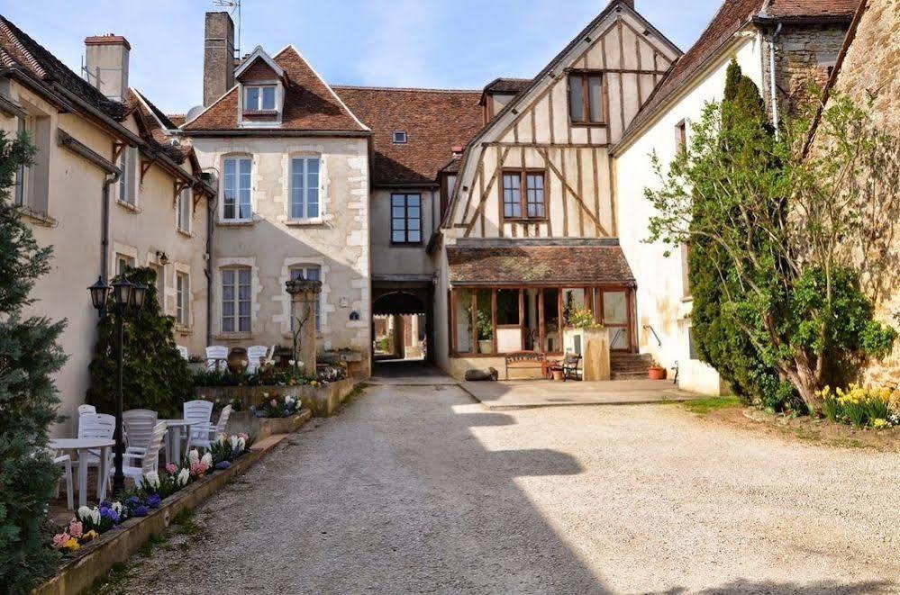 Logis Hotel - Le Relais Saint Vincent Ligny-le-Châtel エクステリア 写真